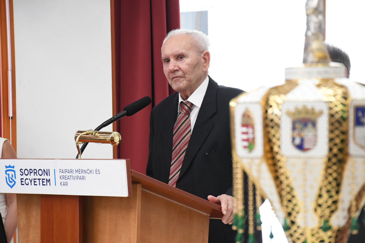 2026-06-26_diplomaoszto_17.jpg